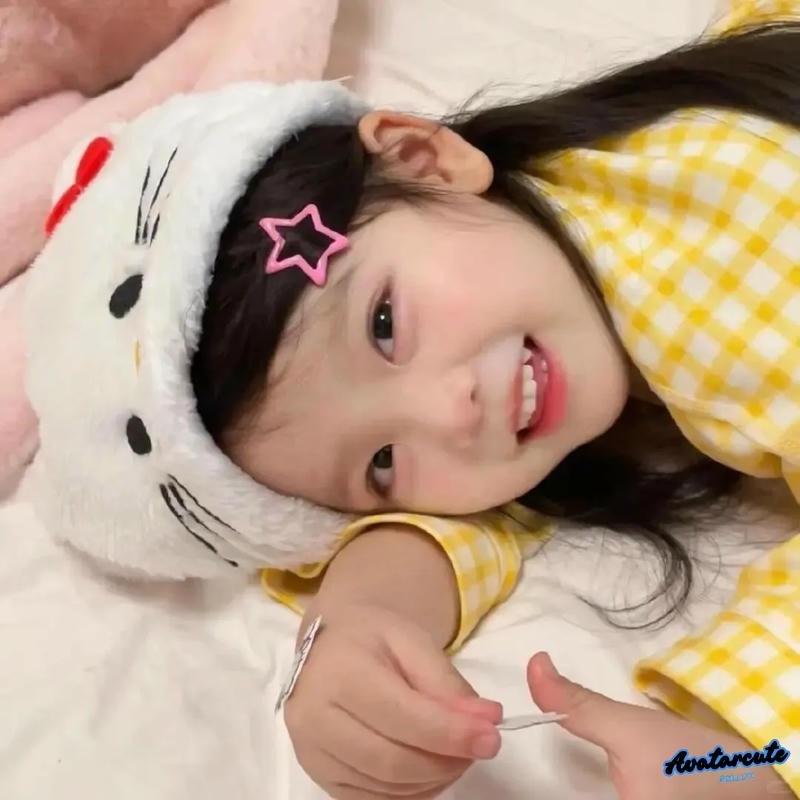 Bộ hình avatar em bé cute tinh tế