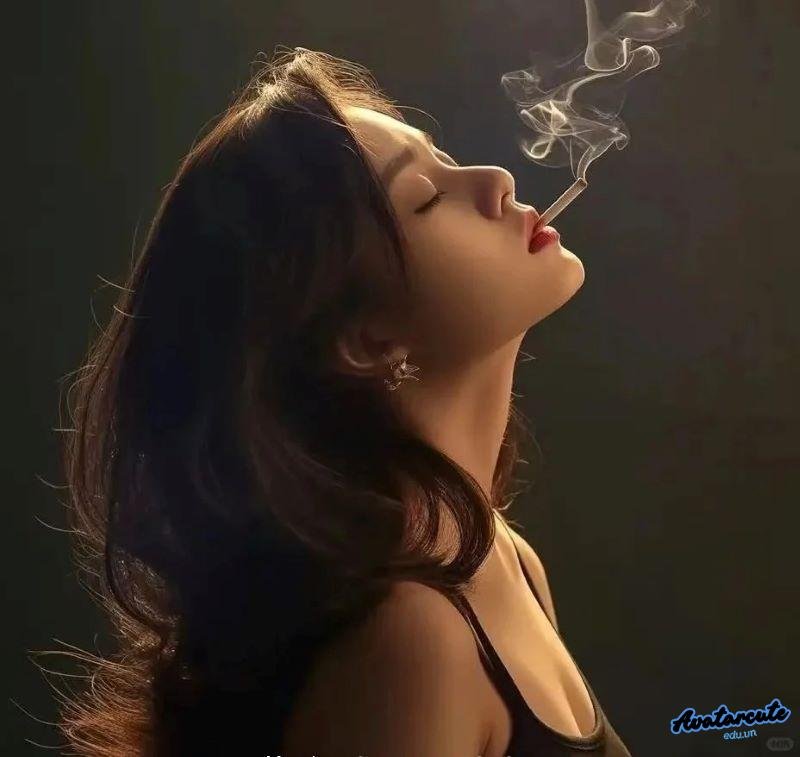 Hình avatar nữ buồn suy tư