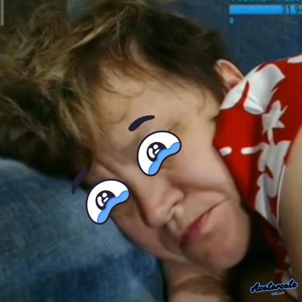 ảnh cảm động khóc ân hận