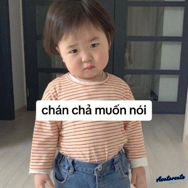 em bé meme chán đời
