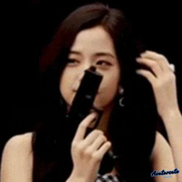 meme cầm súng gái xinh