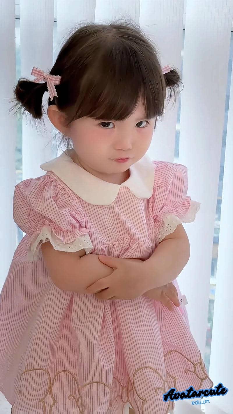 Bộ ảnh hình nền bé gái dễ thương miễn phí