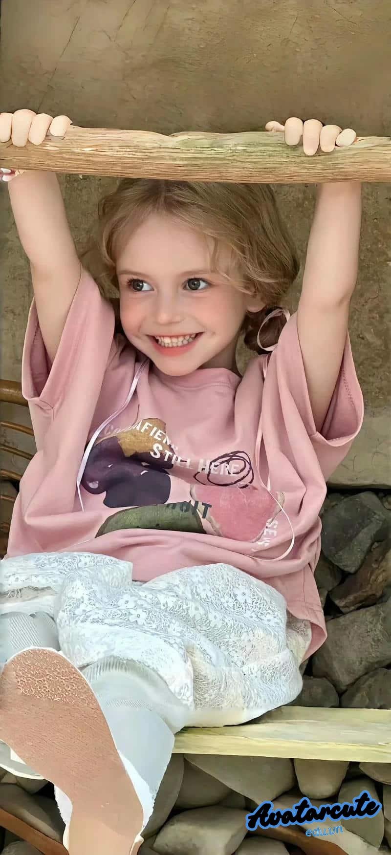 Xem hình nền bé gái dễ thương chất lượng cao