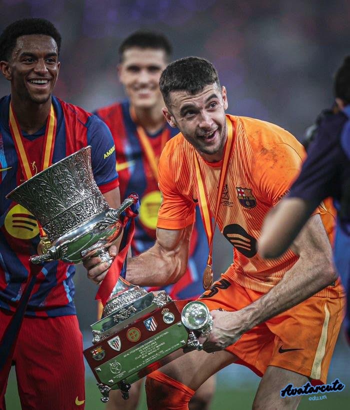 hình nền cầu thủ ăn mừng bàn thắng 4k