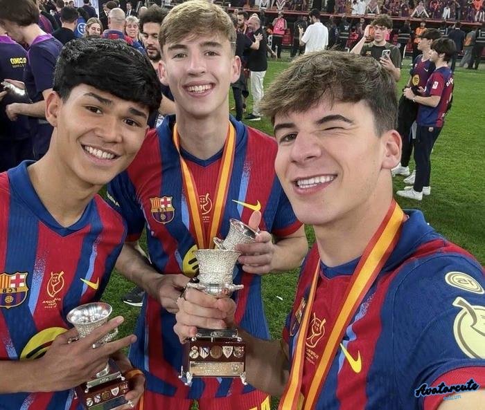 hình nền cầu thủ ăn mừng bàn thắng hd