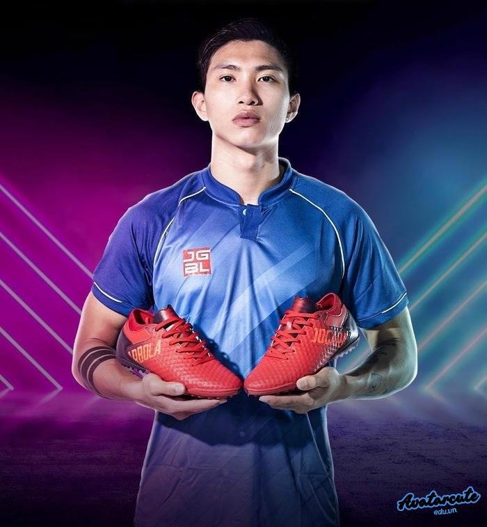 hình nền cầu thủ bóng đá nét