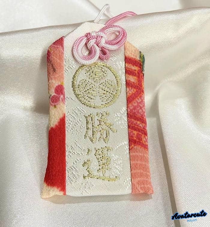 hình nền vật phẩm may mắn 4k