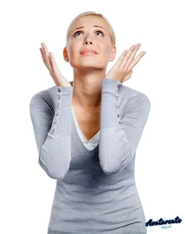 meme giơ tay bất lực