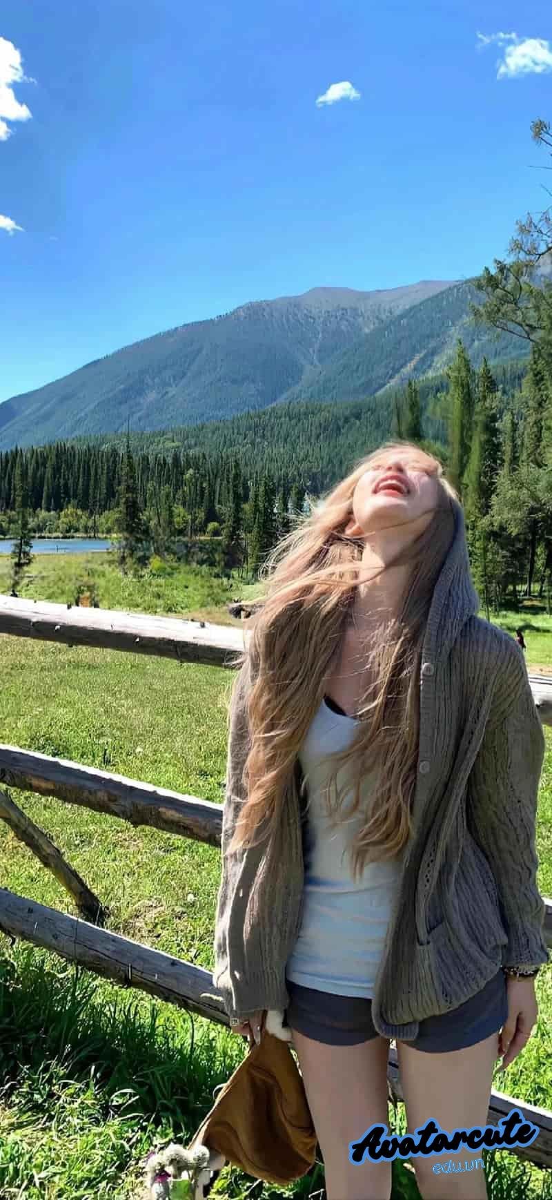 Bộ hình nền cô gái thu hút