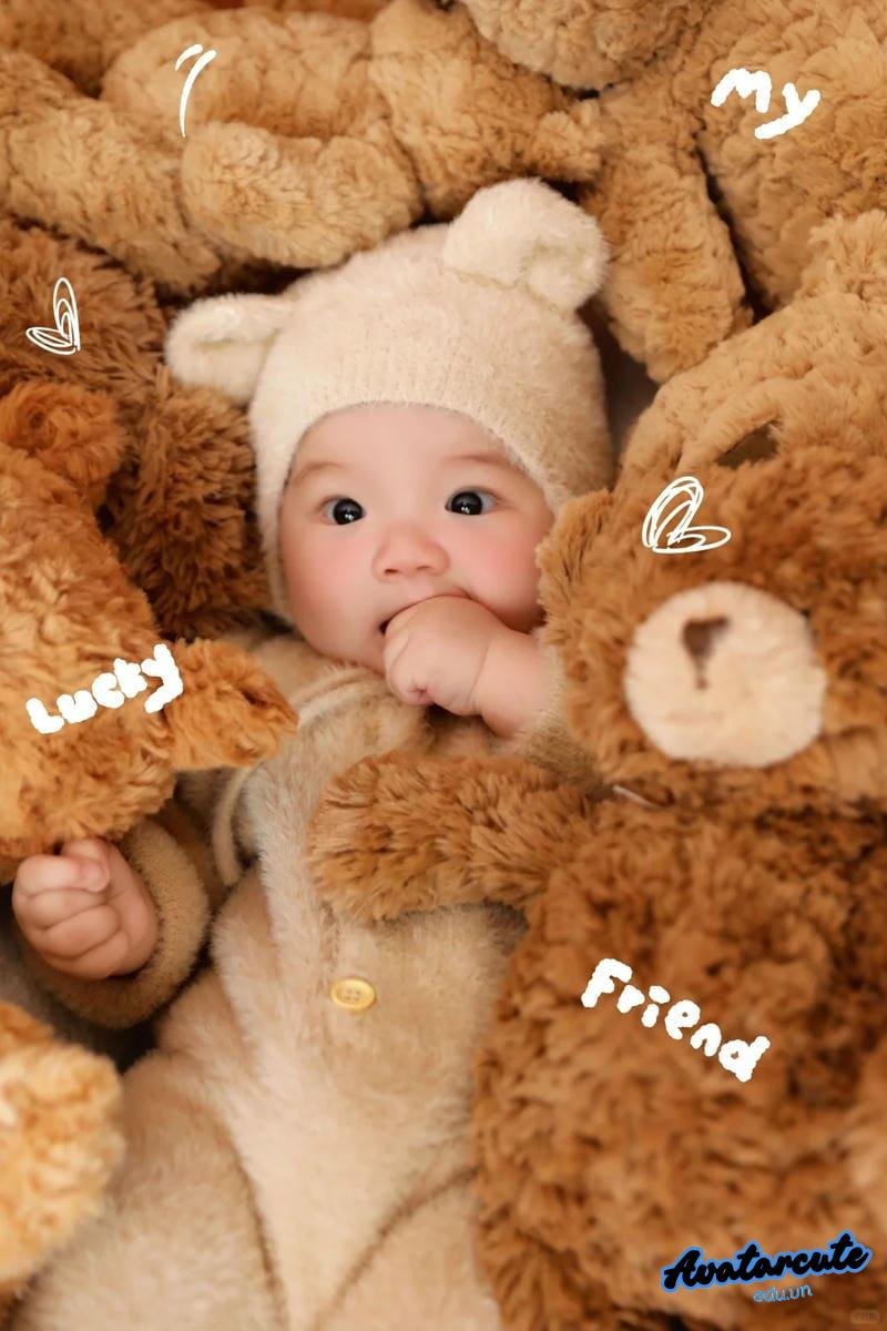 Khám phá hình nền em bé cuốn hút